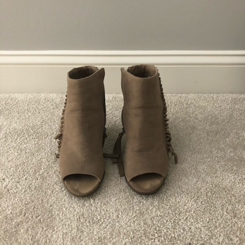 Ankle bootie